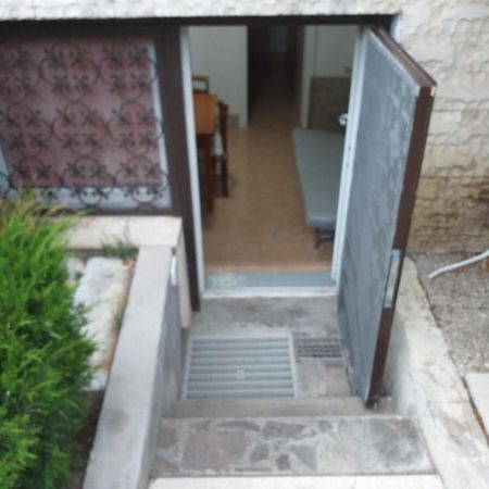 Garden Basement - Seminterrato Max 4 Ospiti - Fiumicino Vicino Aeroporto E Fiera Apartment ภายนอก รูปภาพ