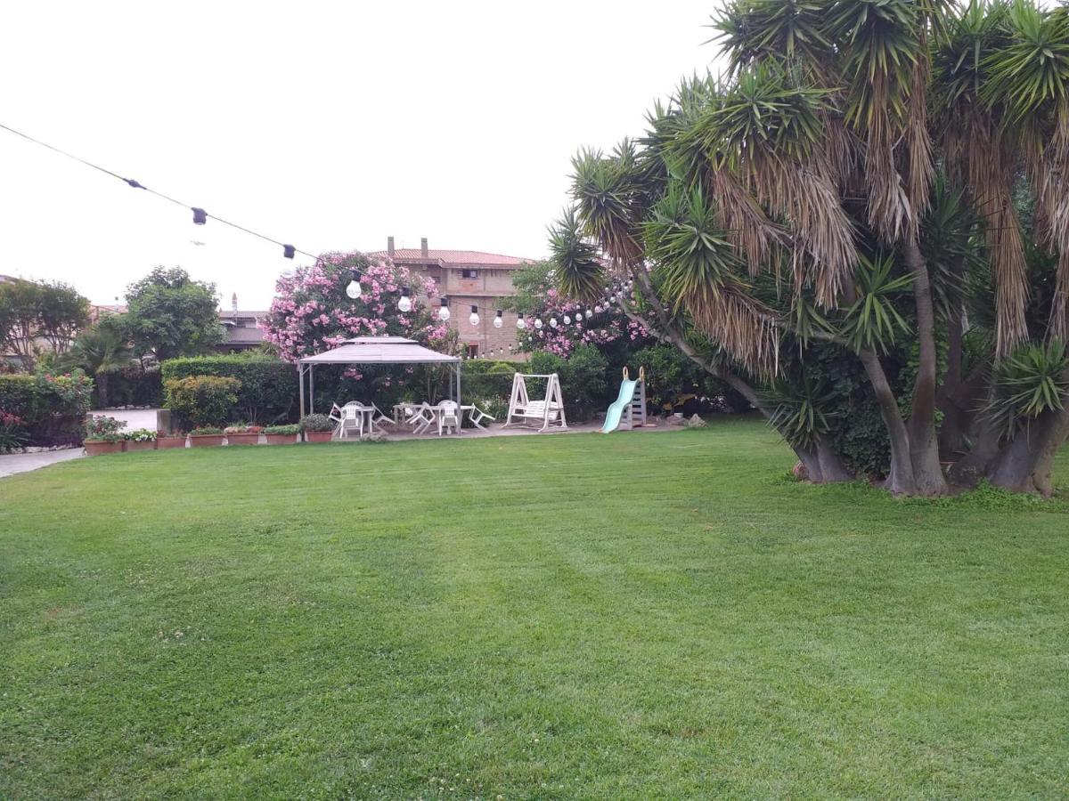 Garden Basement - Seminterrato Max 4 Ospiti - Fiumicino Vicino Aeroporto E Fiera Apartment ภายนอก รูปภาพ