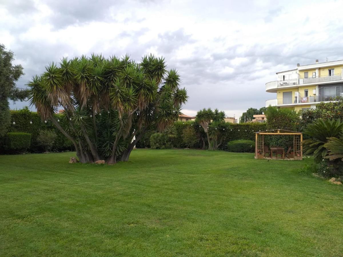 Garden Basement - Seminterrato Max 4 Ospiti - Fiumicino Vicino Aeroporto E Fiera Apartment ภายนอก รูปภาพ