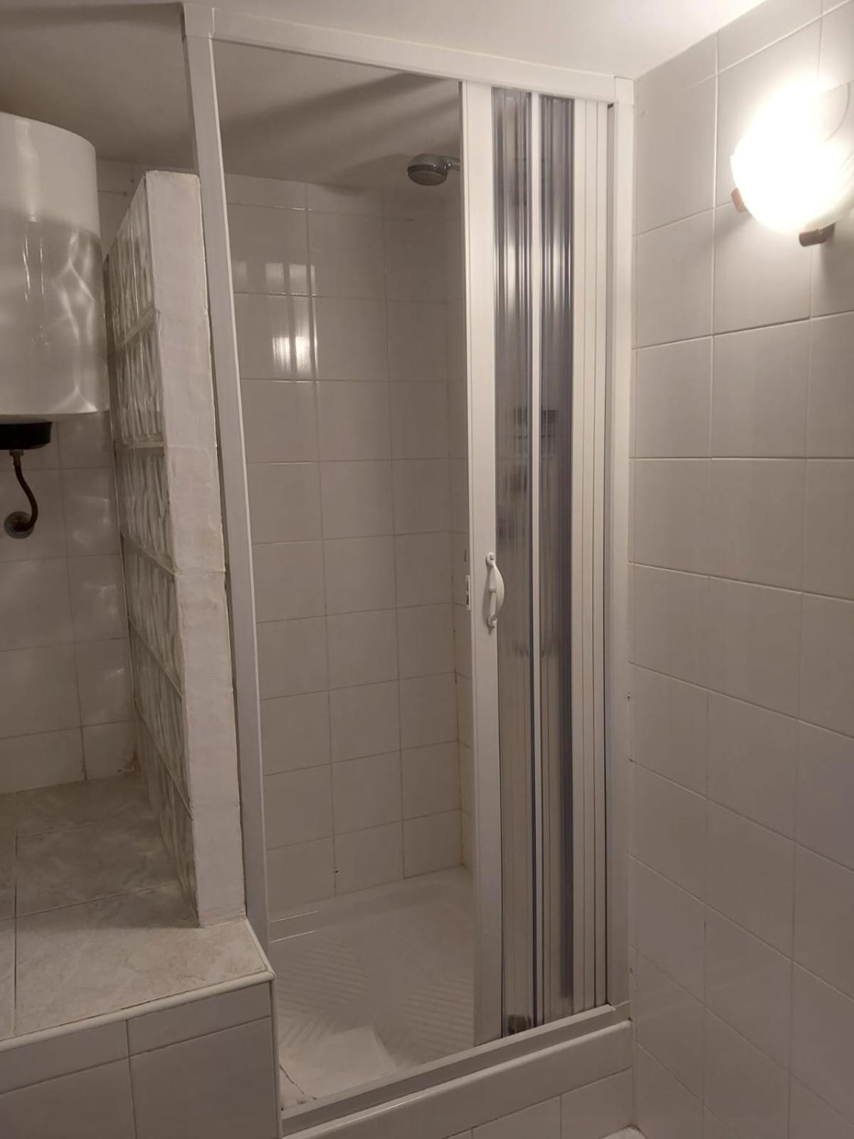 Garden Basement - Seminterrato Max 4 Ospiti - Fiumicino Vicino Aeroporto E Fiera Apartment ภายนอก รูปภาพ